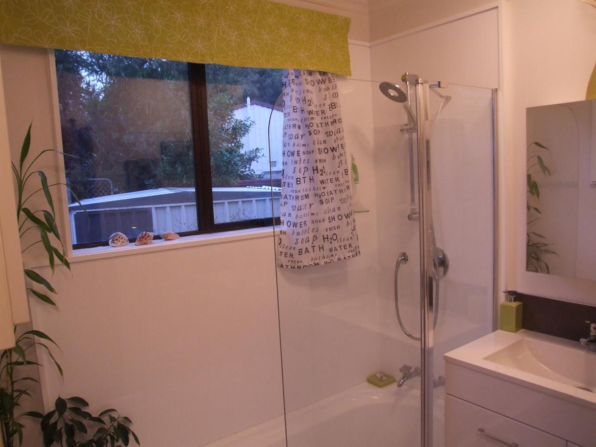Annie'S Bnb At 7C Renwick Bagian luar foto