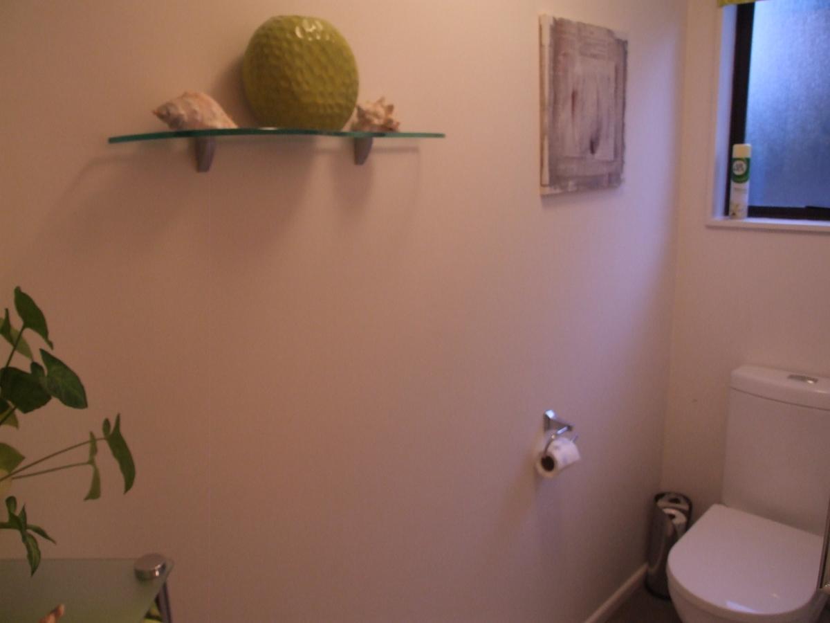 Annie'S Bnb At 7C Renwick Bagian luar foto